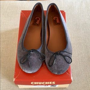 Girls velvet ballet style shoes